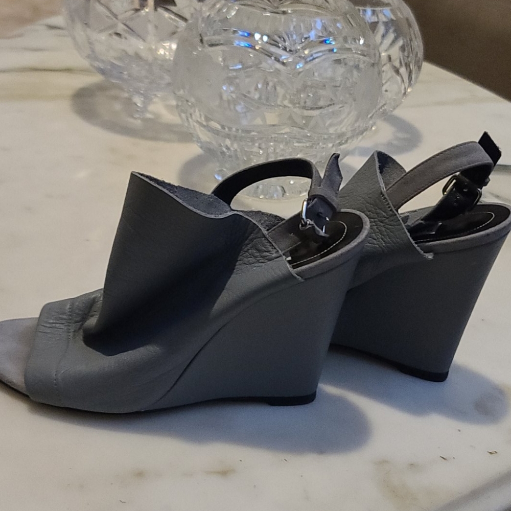 Authentic Balenciaga IT35 Gray lambskin - Picture 3 of 8